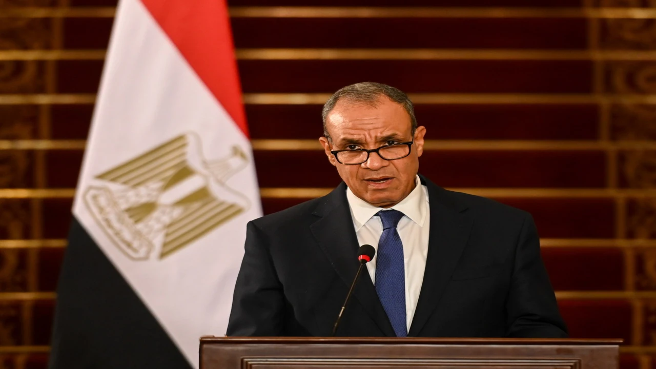 مصر تطالب الأطراف المعنية باستكمال تنفيذ خطة ترمب المقترحة لقطاع غزة